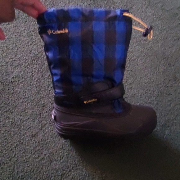 columbia boys boots